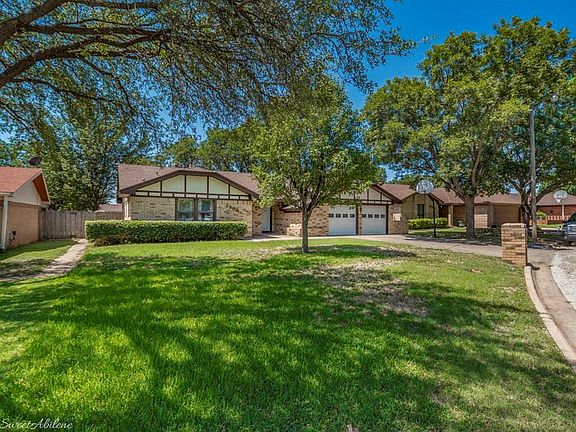 5th image of 2909 Red Oak Cir