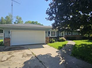 108 Edson Ct, Poplar Grove, IL 61065