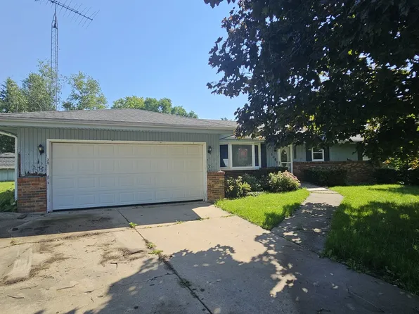 108 Edson Ct, Poplar Grove, IL 61065