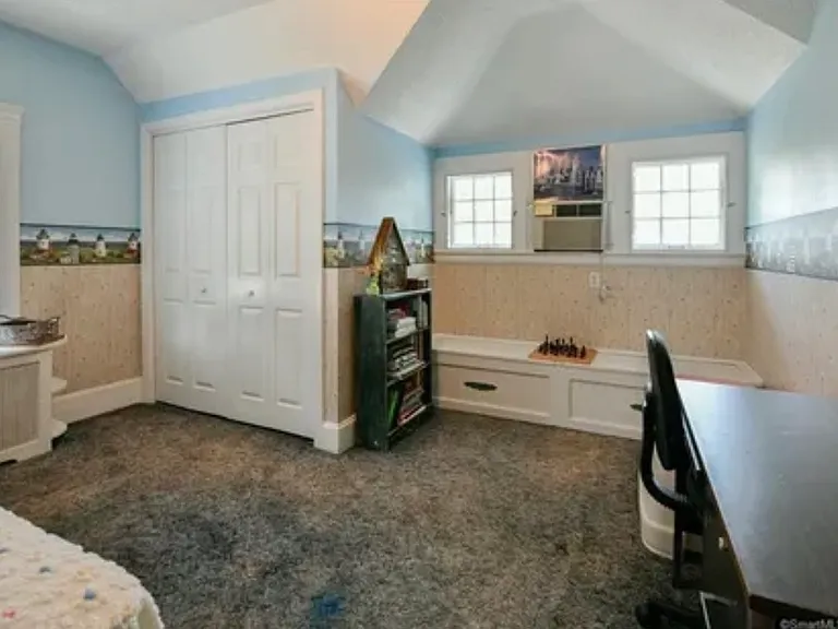 1544 Stanley St — Photo 7