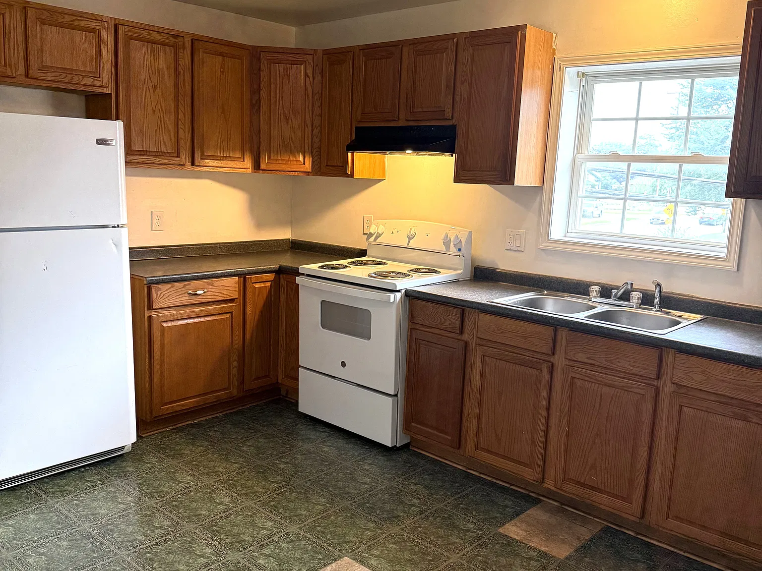 10118 Hall Ave — Photo 3