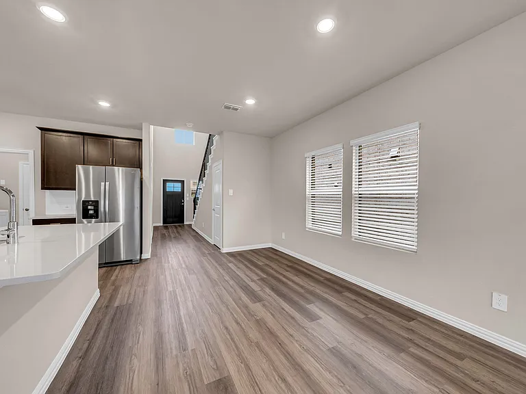 504 Weller Rd — Photo 10