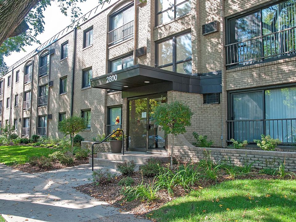 1st image of 2800 Girard Ave S #105