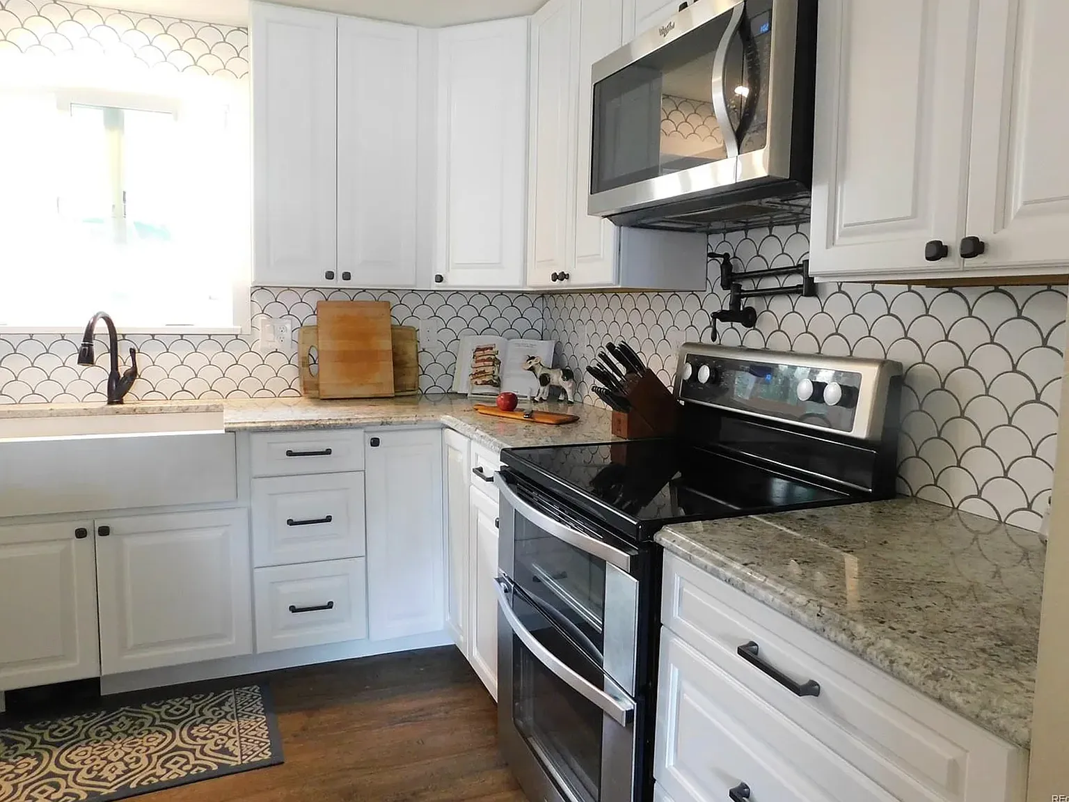3 bed, 1850 sqft, $3,350 — Photo 2