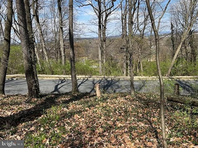 1st image of 127 Woodland Rd