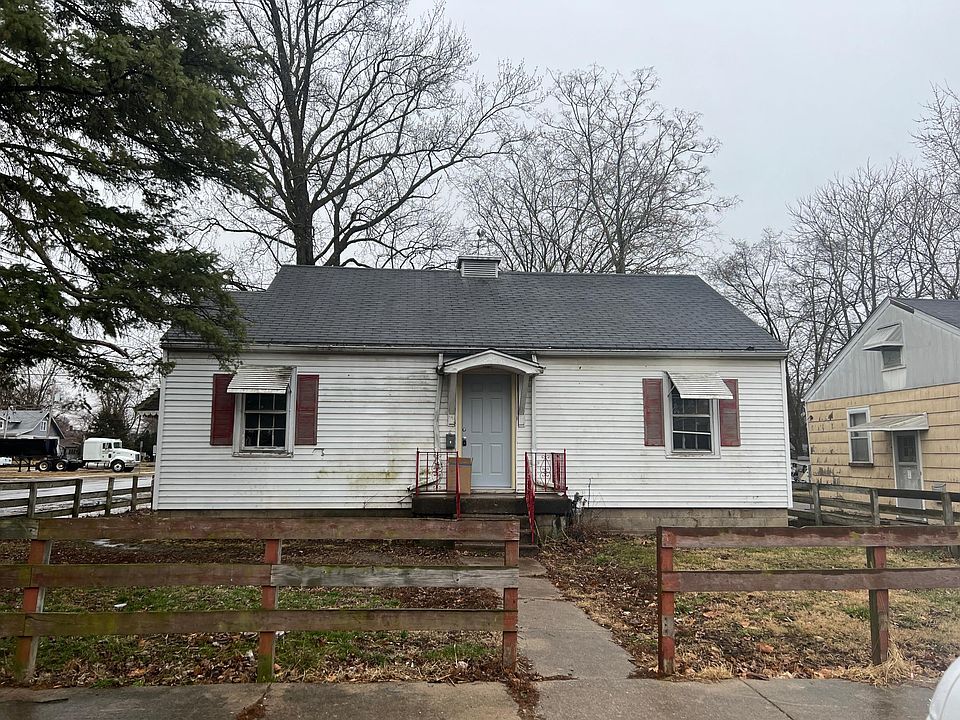 1st image of 2800 W Marquette Ave