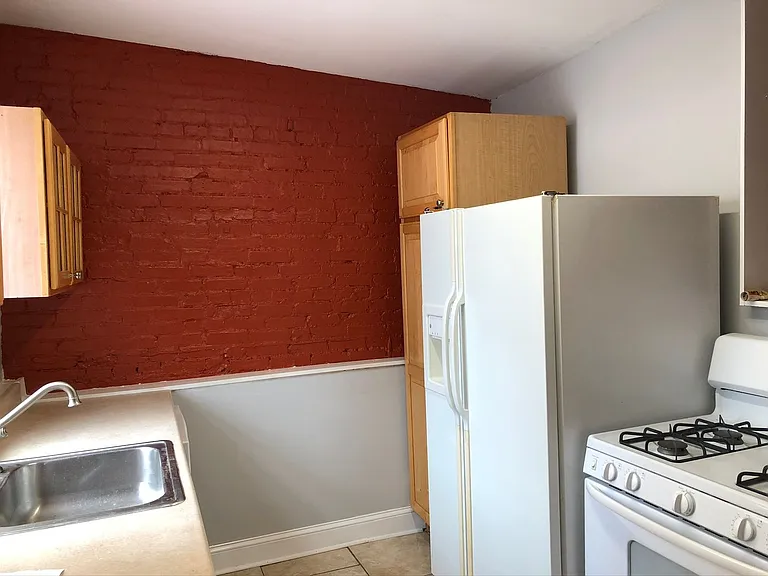 3242 Barclay St — Photo 8