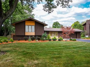 12056 Hillcrest Dr, Lemont, IL