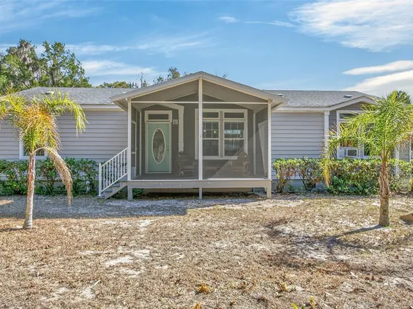 808 Front St, Welaka, FL 32193
