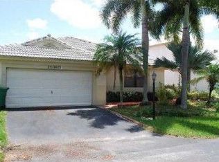 15160 Durham Ln, Davie, FL 33331