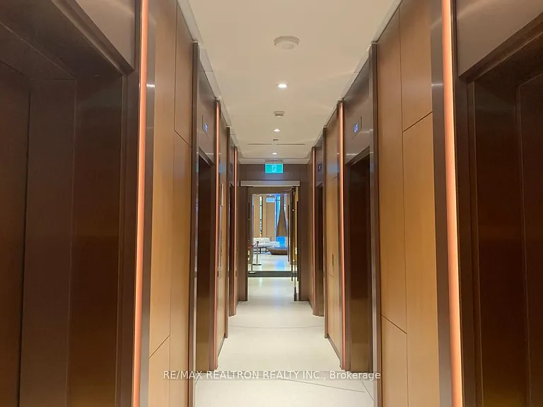 11 Wellesley St W #613 — Photo 32