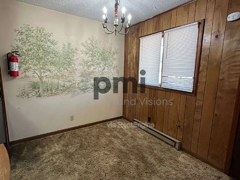 955 4th St #6 — Photo 11