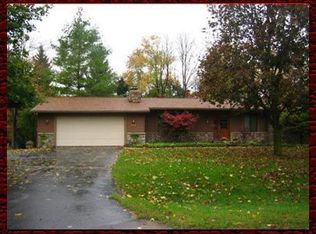 12408 Shady Oak Dr, South Lyon, MI