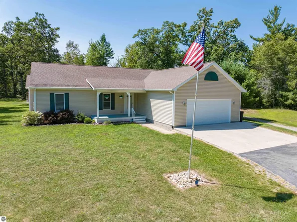 4809 E County Line Rd, South Branch, MI 48761