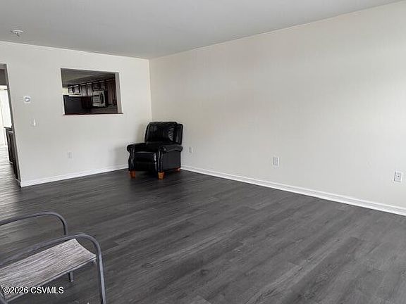 5th image of 621 Kreamer Ave