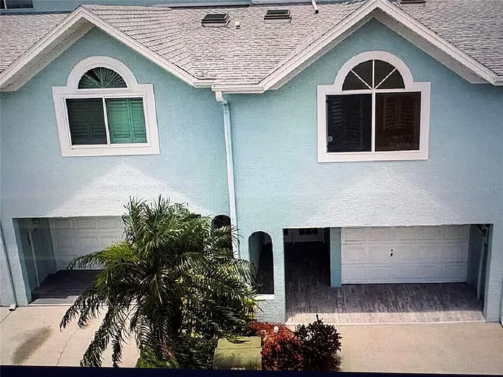 3 bed, 2.0 bath, 1566 sqft, $4,300 — Photo 2