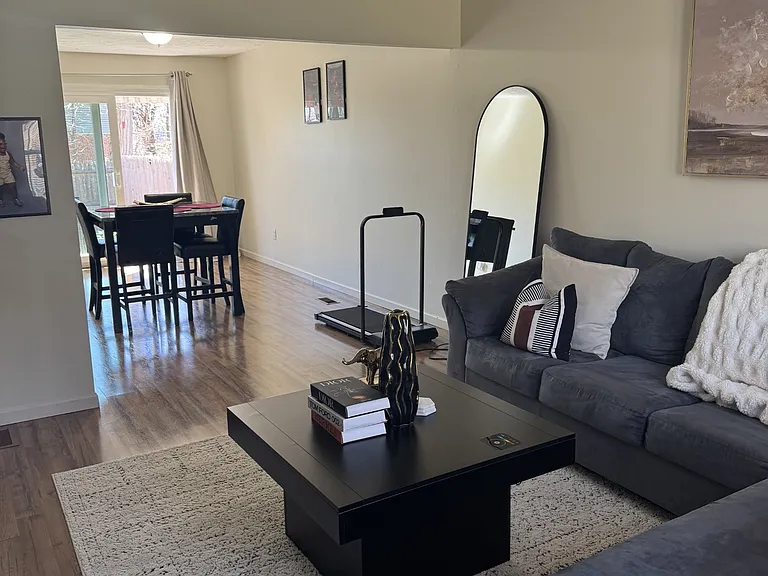 124 Lakeside Dr — Photo 8