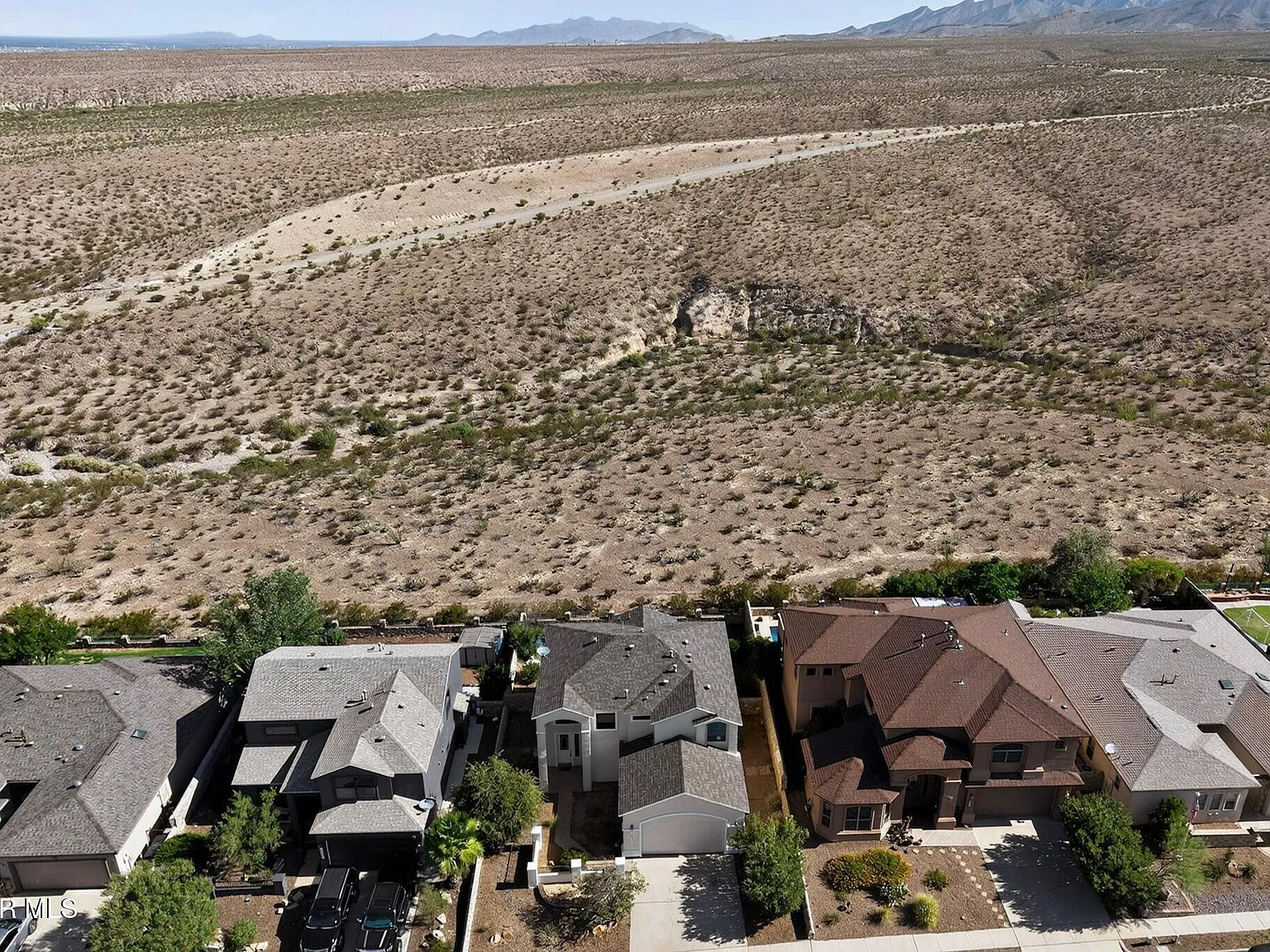 4 bed, 3.5 bath, 2423 sqft, $2,300 — Photo 4