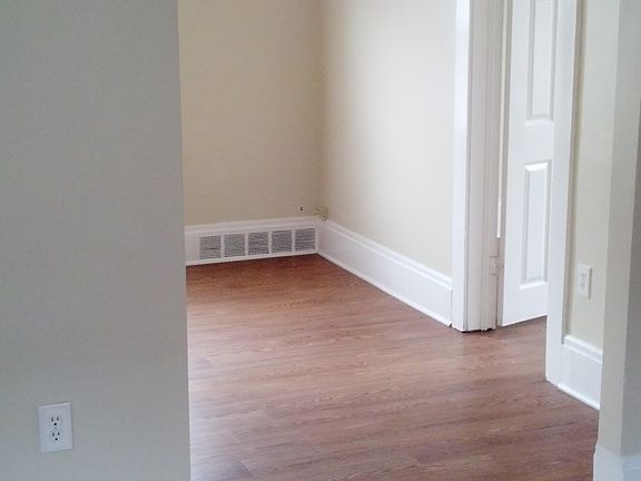 3rd image of 6002 Wakefield Ave