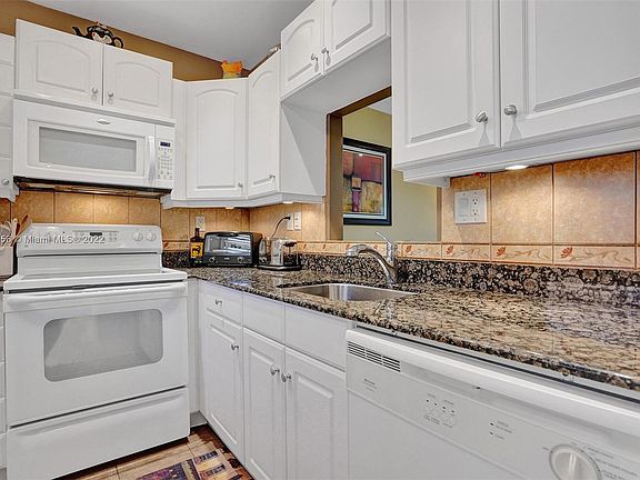 3rd image of 5181 W Oakland Park Blvd #102