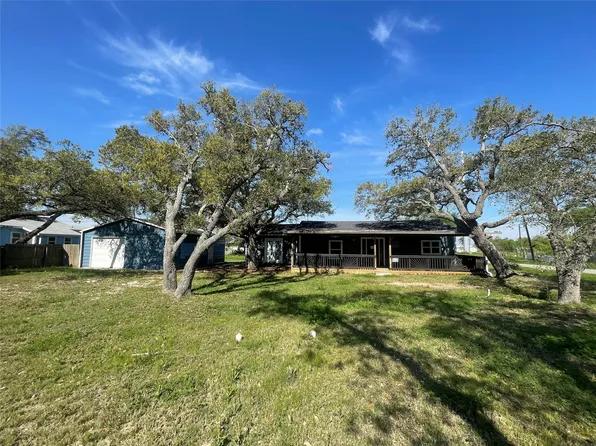 421 Donnie Dr, Rockport, TX 78382