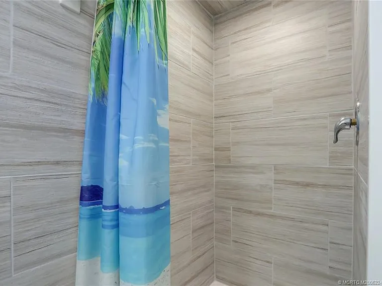 64 NE Acacia Trl — Photo 27