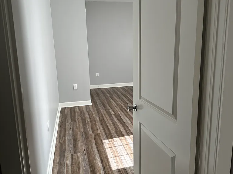 1119 Biltmore St — Photo 11