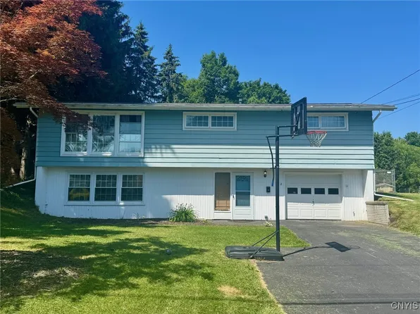 210 Wynnfield Dr, Syracuse, NY 13219