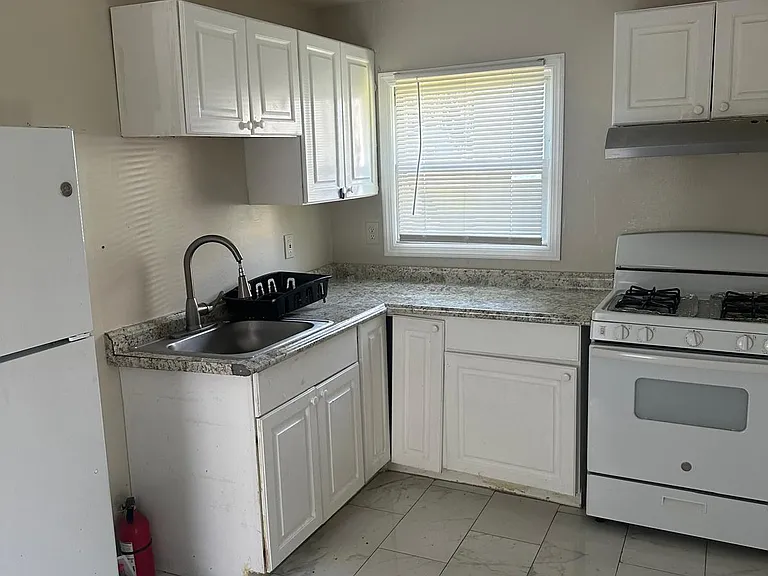 155 Fisher Ave — Photo 3