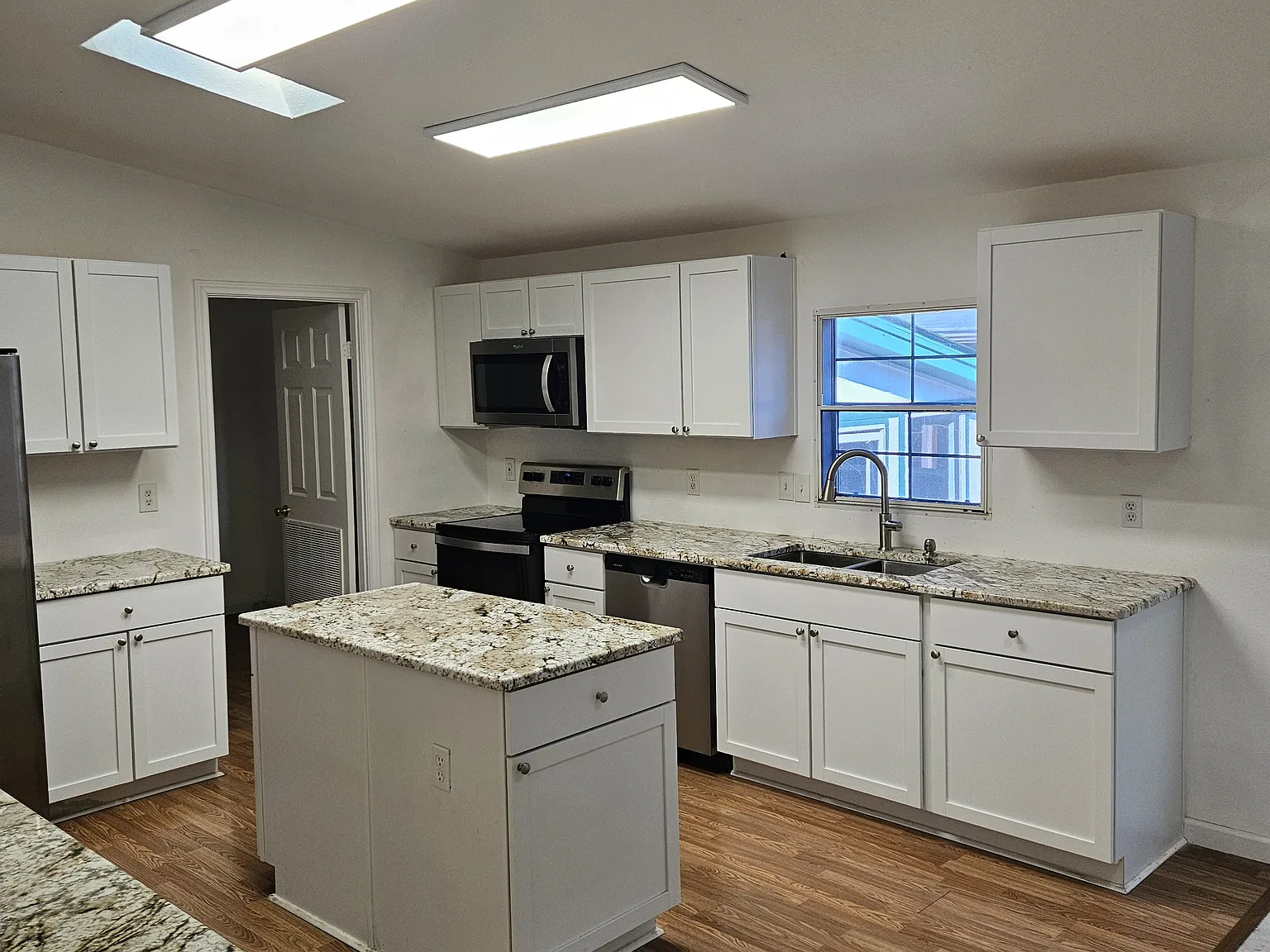 8986 Gladewood St — Photo 4