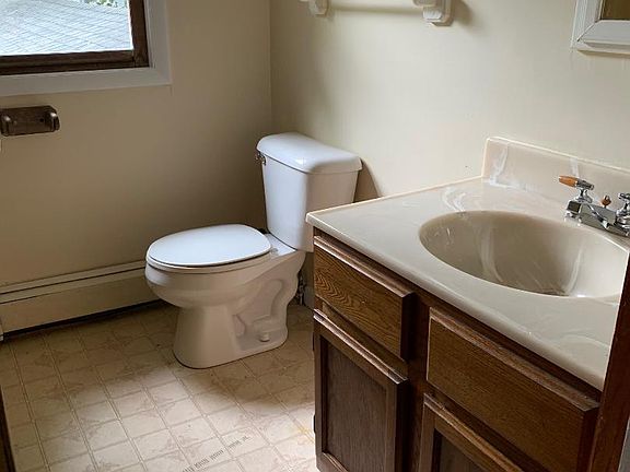 4th image of 426 Colchester Ave #1