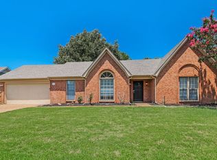 8650 Oak Trail Ln, Cordova, TN 38018