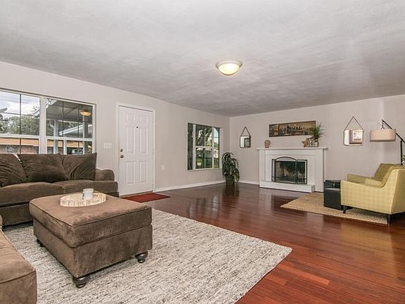 4th image of 4008 W Iowa Ave