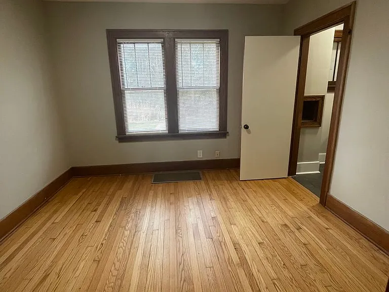 2852 Waters Rd — Photo 14