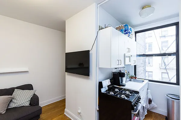 Sold by Lizmar Asset Management LLC | media 9