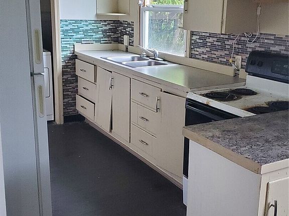 4th image of 2210 Aberdeen Avenue