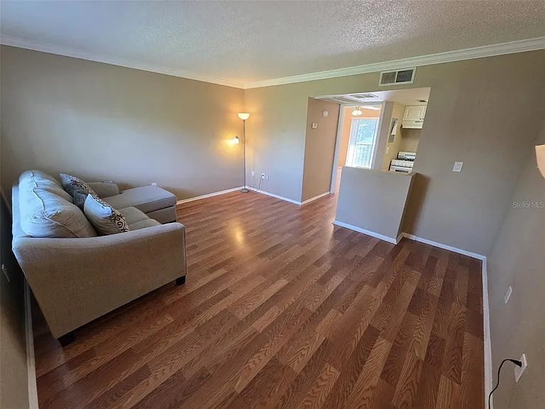 139 Oyster Bay Cir #220 — Photo 8