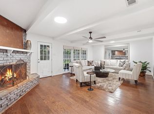 215 Whispering Oaks Dr, Seabrook, TX 77586