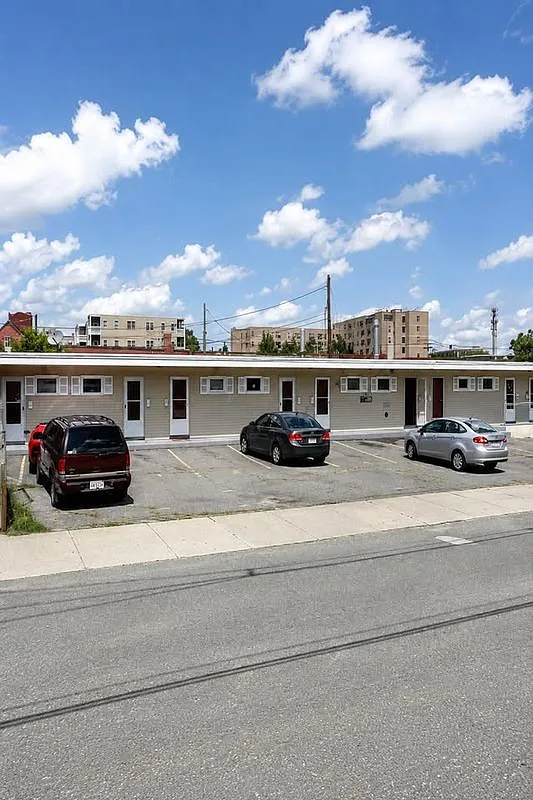 2 bed, 1.0 bath, 200 sqft, $1,700 — Photo 1