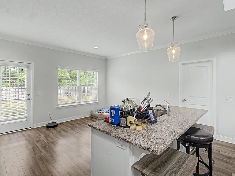 785 Fairview Cir — Photo 9