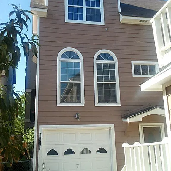 4122 Drake St — Photo 1