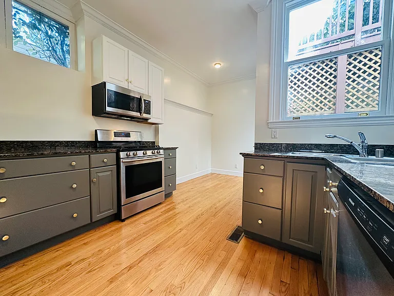 1259 Lombard St — Photo 4
