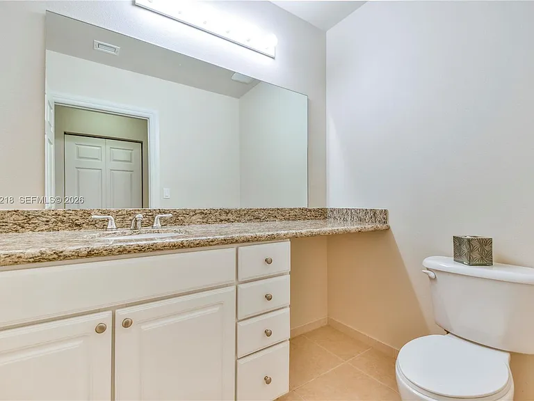 3001 NE 185th St #103 — Photo 20
