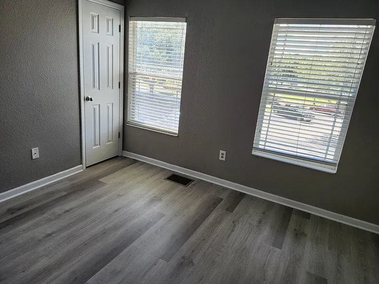 4477 SW 49th Ave — Photo 6