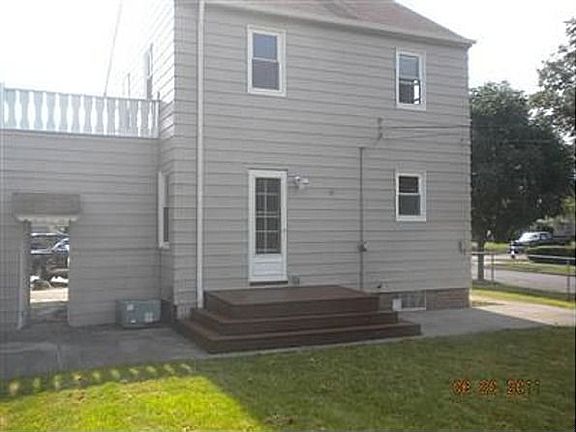 4th image of 884 E 236th St