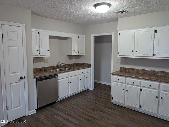 2nd image of 5656 Ingleside Dr