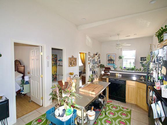 2nd image of 734 Park Rd NW APT 204