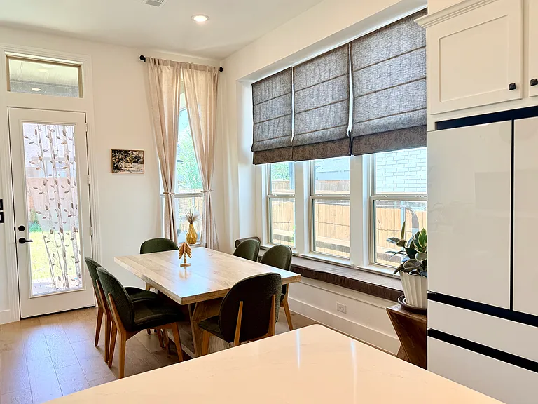 2433 Plumeria Ln — Photo 14