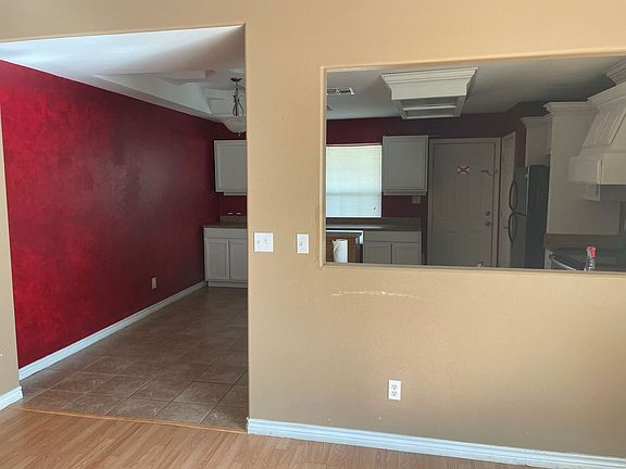 3rd image of 2002 Brook Ln