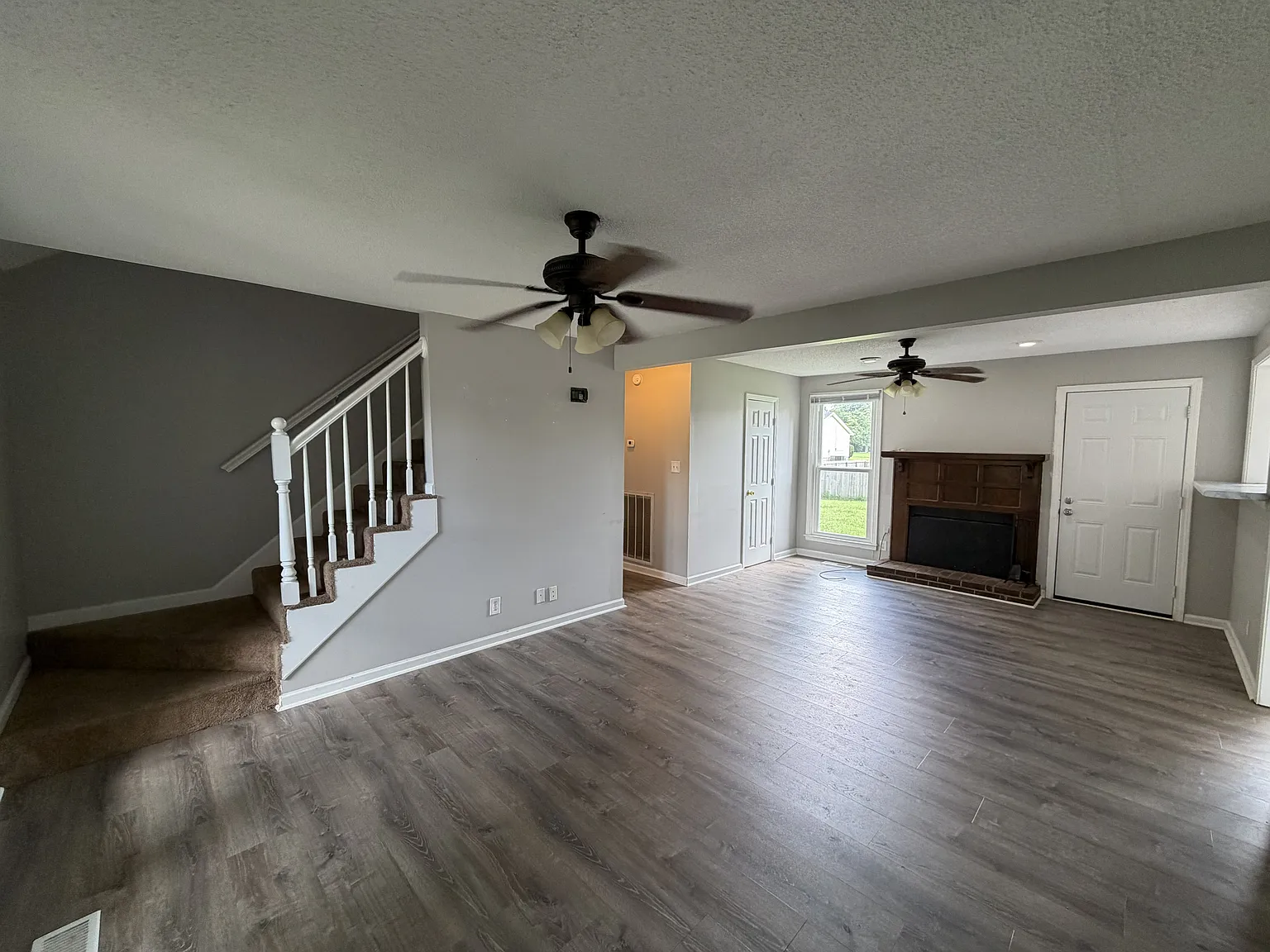 3 bed, 2.5 bath, 1550 sqft, $1,475 — Photo 2